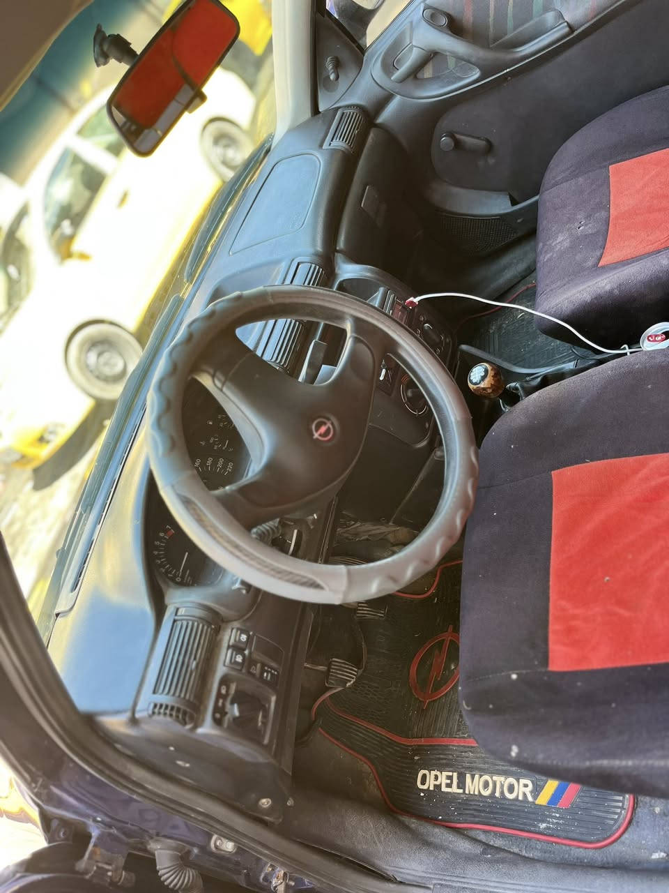 السلام عليكم أوبل استرا للبيع موديل ٩٢ مبدل سستم كامل داخل وخارج ٩٥ سيارة جاهزة مابيها أي نقص رقم إنكليزي سنوية ل ٢٩ نينوى محرك ٢٠شرط لا صرف ولا نفخ كربائيات كامل شغال سيارة جاهزة الي مو شراي لا يخابر رجاء ودين ما أبيع ***********
