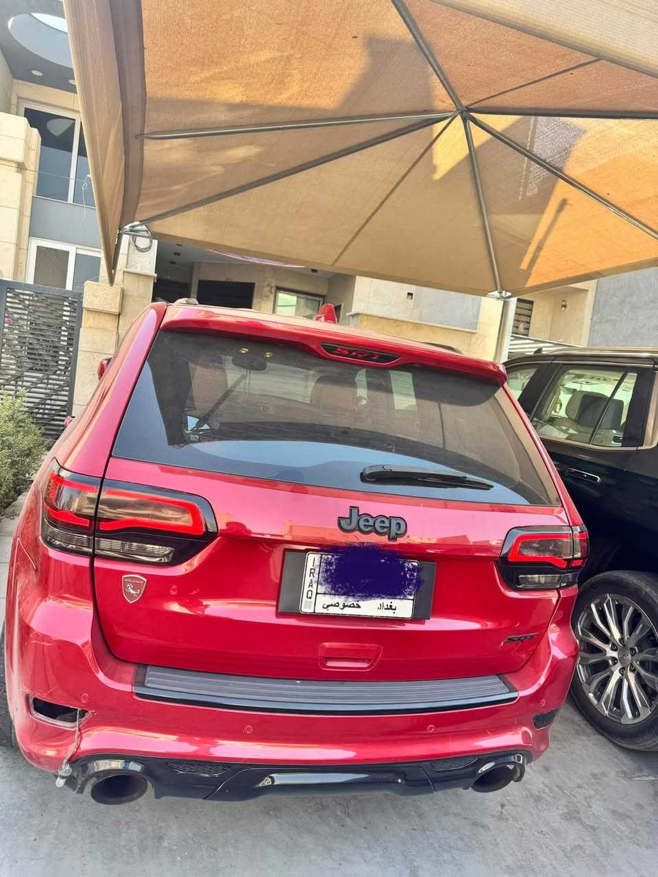 السلام عليكم
جيب كراند شيروكي 2020
Srt 6.4
وارد خليجي 
ماشية 85 الف km
السيارة مكفولة عدة طخة بل دعامية الامامية
ومغلفة ppf 
السيارة كلش مميزة 
السيارة مزودة ومبرمجة وعليهة اكزوز فول السيارة
رادار اوتو بارك فتحة كشنات تدفئة تبريد فول فول معروف مواصفات ال srt 
رقم بغداد باسمي 
السيارة رايدهة ب 330 ورقة 
وبيهة مجال حك الجية مكانهة شارع فلسطين 
للاستفسار ***********
