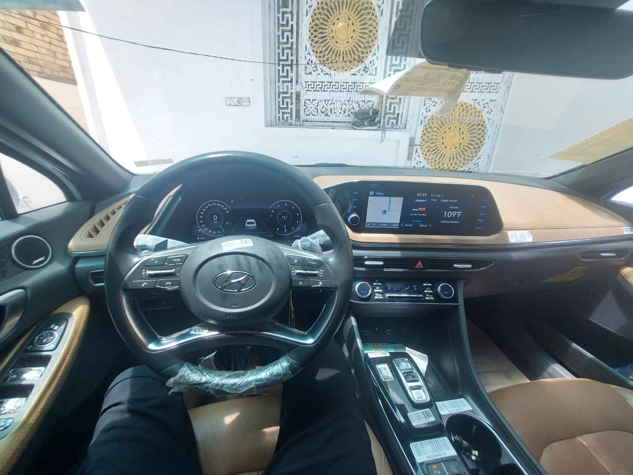 سلام عليكم سياره سوناتا موديل ٢١ فول مواصفات ٤ رادارات فتحتين سياقه ذاتيه تبريد كشنات تبريد سترين سياره ماشيه ٦٤ ميل وارد امريكي دخول سرقه تخم تاير اول امس مشدود رقم ذي قار حداديه جديده كارتون سياره خير من الله للاستفسار عل رقم التالي *********** السعر ١٦٠ وبيه مجال للشراي
