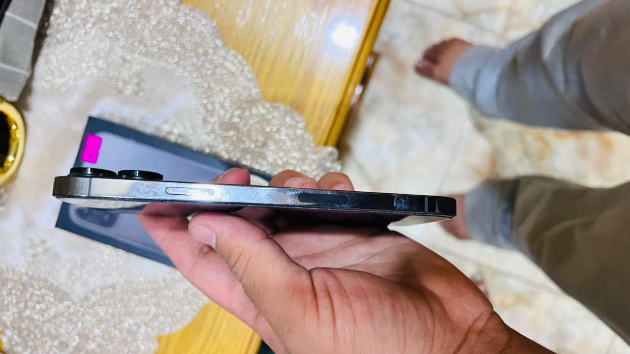 ايفون 13برو ماكس
بطاريةا 95
ذاكره 512
اوربي
بيه كسر بالشاشه مثل ما موضح بالصوره
مبدل الكامره الخلفيه من شركه ابل
كامل ملحقاته كامله
السعر 500


**إذا كنت صاحب هذا الإعلان وتريد حذفه لأي سبب، رجاءا أرسل رسالة إلى الدعم الفني**
