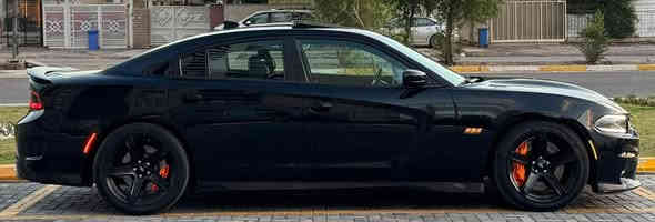 السلام عليكم 
**النوع / جارجر  سكات باك  6400
**موديل /2017 
**السياره  فول مواصفات عدا الرادار الامامي 
كامرة دوراه وحساسات ورادار جانبي وخلفي
كشنات جلد وكنتارا كشنات خزن ميموري 
كشنات تدفئه وتبريد 
استيرن تدفئة 
تعتيم مري 
مري السياره قلاب مع r 
نقطه عمياء بالمري 
نظام صوت بيتس و دمام بالصندوك بيتس 
كشنات الخلفية تدفئة 
ماشية 59 الف ميل حقيقي 
**حادثها جانبي بدون لغود وشواصي بدون دواخل 
تبديل باب السايق والوراه لون اسود بلادي والجاملغ الخلفي مصبوغ فقط فقط 
ايرباك برده فقط ومصلح سستم 
اي كلوب ممشتغل بالدشبول 
***
الاضافات الي على السيارة كلفتني  2400$
عدسات ليد اوزوم 
- بساتم ستروكر Mahle forged Piston +1000hp حصان تتحمل بيد مهندس الميكانيك ابو مصطفى كراج rtr 
- بلكات ريسنك Ngk irredium racing
- ولف حماوة Mishimoto 82C ياباني 
- فيول بمب ول برو It automative 450L/H
بريكات برمبو 6 بستم هلكات 
- تفريغ و داون پايپ
- اويل كاچ كان Oil catch Can
- برمجة Dyno مصطفى ايگل 520 حصان 
- ⁠ستوك السياره مدفع
الستوك  فقط  اليسوق سياره رياضي  يعرف  شنو  ستوك    السياره  صاروخ   نشطه    كيج السياره 300 كيلو  (السرعة)

السعر  على الواتساب  ( ***********)
