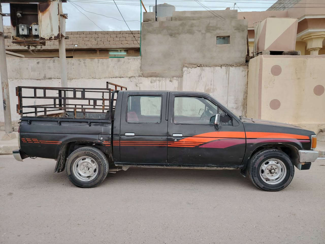 السلام عليكم 
نيسان بيكم 
موديل 92
صبغ جمالي 
مكينه وگير شرط 
شرط  التحويل 
السعر 40 وبي مجال بسيط 
اتصال على رقم ***********
