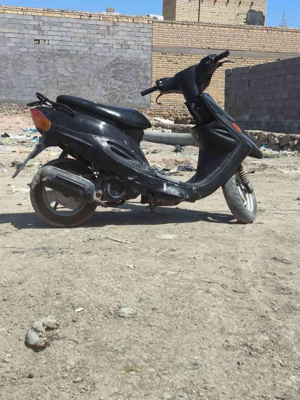 سلام عليكم دراجه بيجي للبيع كلشي شغال بيها اشاير لايت بك لايت اشاير سلف هندر هورن كله كامله كهربائيات بس نقص باتري ماجبتله الباتري ب 15 اليشتري انزله حساب الباتري بس الشرط اشغله اله باتري ثاني للفحص مفتوحه الدراجه بس نضيفه التواير جدد سعر 300 وبيه مجال قليل ورقم *********** عنوان السماوه المعالي

