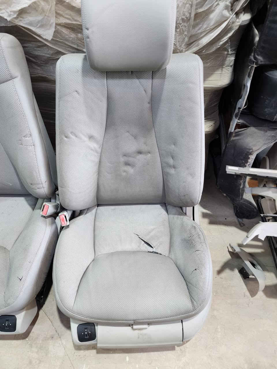 السلام عليكم ورحمة الله وبركاته 
غرفة مرسيدس غواصة 2005 W220
لون اوف وايت السعر 750 دولار 
العنوان النجف الاشرف طريق بغداد قرب جسر الإمام علي مجاور مجمع غيث الشمري 
حسنين الخرسان ***********
