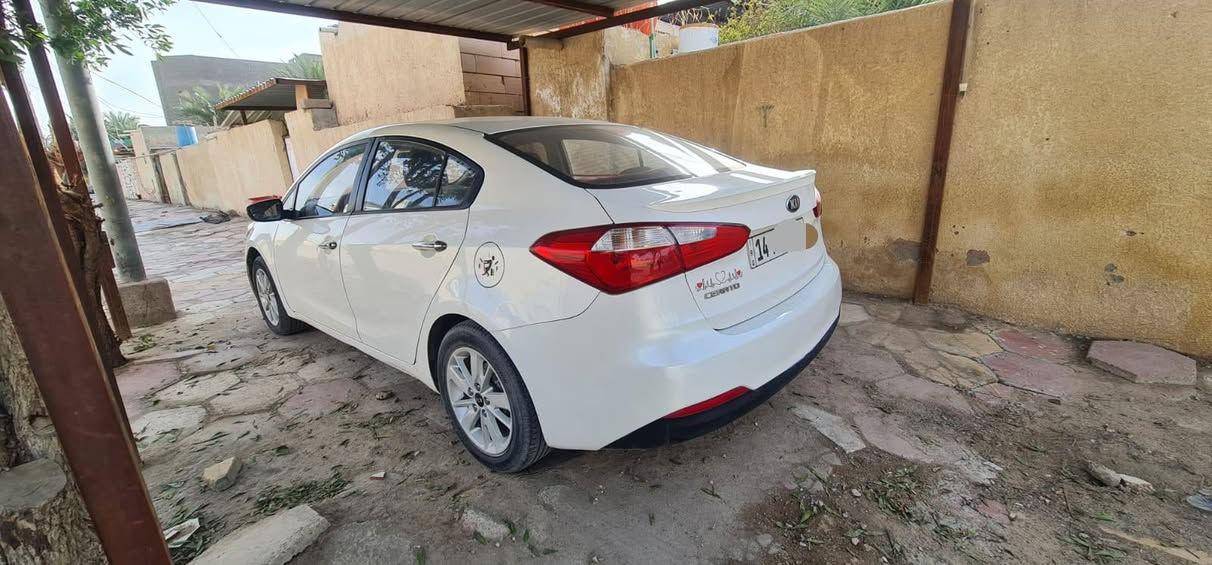 كيا سيراتو خليجي لون ابيض مديل 2015 بأسمي السعر ١١٩ البصرة
***********
