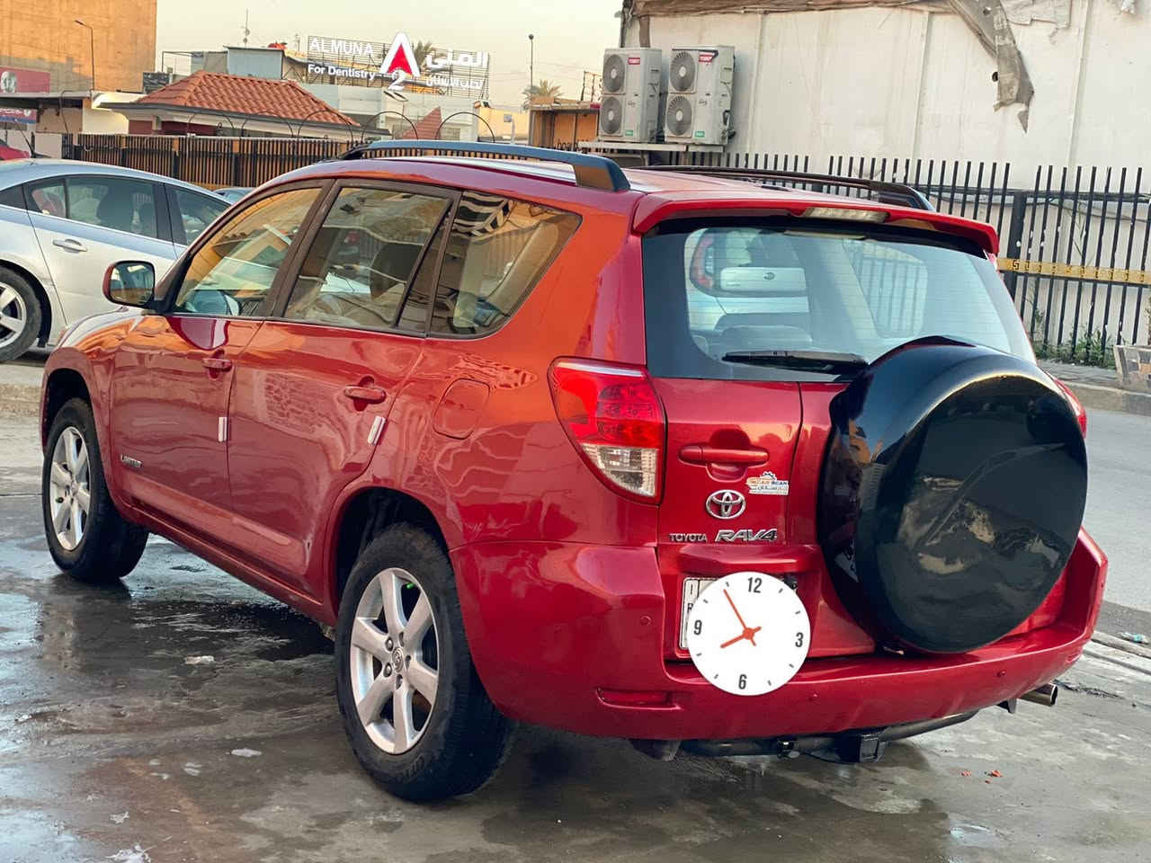 تويوتا راف فور 2008 وارد امريكي ليبل واحد محركV6 لمتد فول واحد على واحد السيارة بيها كم قطعة صبغ  اني ابيعلك حزام. رقم بغداد جديد سنوية وهزة جديدة وبأسمي تحويل ثاني يوم.  السيارة سلايت وكشنات تدفئة وجلد. السعر ٩٩ وبيها مجال بسيط مكاني بغداد اليرموك ***********
