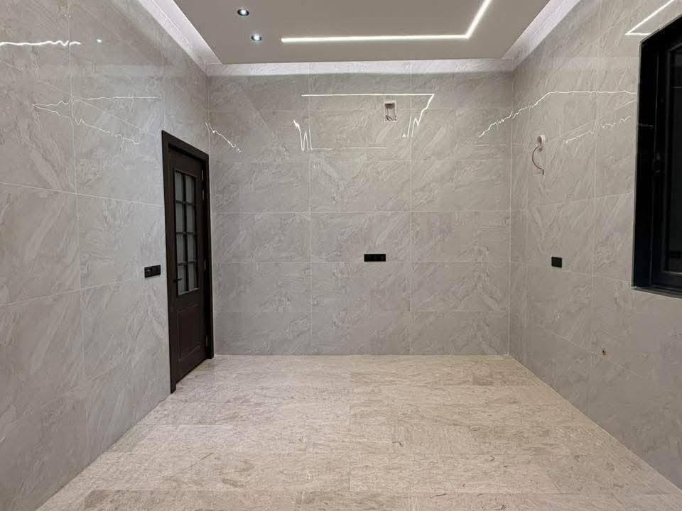 🏠 / للبيع دار مساحه ٢٠٠ م بالسند واقع حال ٢٨٥ م طابو صرف 

                            واجهه ١٠م / نزال ٢٨.٢م 

🧱 بناء حديث درجه أولى

الطابق الاول/ مطبخ . أستقبال . هول . غرفتين . مجمع صحيات ٢ . كراج . حديقه 

الطابق الثاني/ غرفتين . هول . صحيات ٢ 

🌏 الموقع / الجزائر مقابل المحكمه الجديده ( عرض الشارع ٢٠ م )

للأستفسار أكثر مراجعة مكتب 
#عقارات_أراضي_بابل_الخضراء للمقاولات العامه والتصاميم الهندسية 
شارع ٦٠ .. عمود ٣٠٠ .. مقابل أستدارة علي بقلي 
الشيخ حازم 
وسام محمد
أبو حيدر / *********** حلة, بابل
