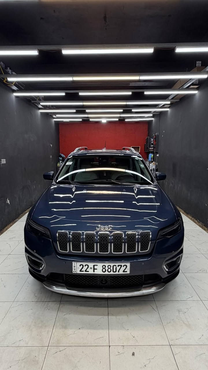 JEEP CHEROKEE 2021
#بدون_ايرباك 💥
للأخير مواصفات
عداد المسافه 38,000 mi 
مكان السياره ميسان العمارة
#السعر 165 ورقه
للأستفسار الاتصال على الرقم التالي
*********** محمد
 واتساب أو اتصال

