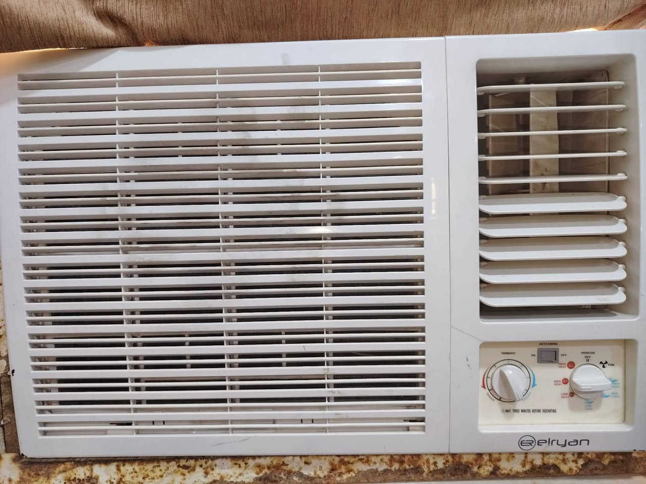 مكيف طنين شغال جديد مكانة الكوفة سعر 200 الاستفسار اتصل على هذا الرقم بي واتساب ***********
