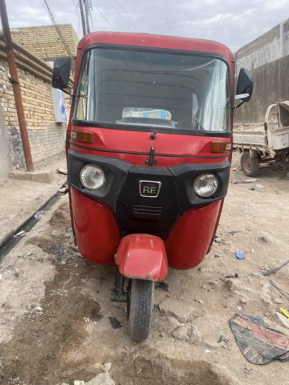 سلام عليكم شباب تكتك للبيع 2022/8مكينه بستم بيها بس وكشر شوفت عينك مكاني رفاعي .سعر7700وبيها مجال بسيط رقم /***********
