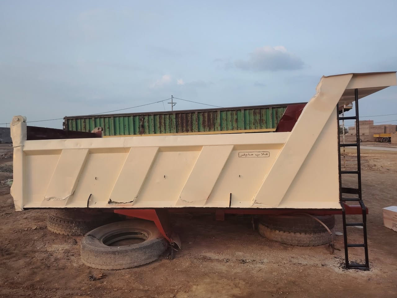 السلام عليكم بدي مايلر مال قجمه بلادي طول 4/45ونج بنص جديد مكان السماوه رقم الهاتف ***********
