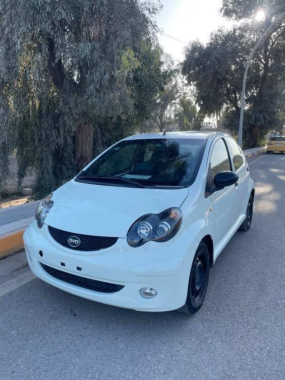 السيارة كير اوتو بلاد
بوضع الشركة تدفئة تبريد 
شاشة تدعم ابل كار بلي و اندرويد اوتو 
نضام مانع انزلاق ABS
كاميرا دوارة 
بصمة تشغيل و ابواب رقم بغداد سنوية لل٢٠٣٠
كلشي بالسيارة بلاد بوضع الشركة كلشي شغال 
السيارة بيها عازل ارضية ٤ سم من الدشبول للصندوك حتى ماسحة الجام اصلية
 السيارة عليها ادامة كاملة بلك نوزل فيول بمب دهم ام اس اويل 
للاستفسار خاص او ‭0783 850 0881‬
السعر 42 وبيها مجال
