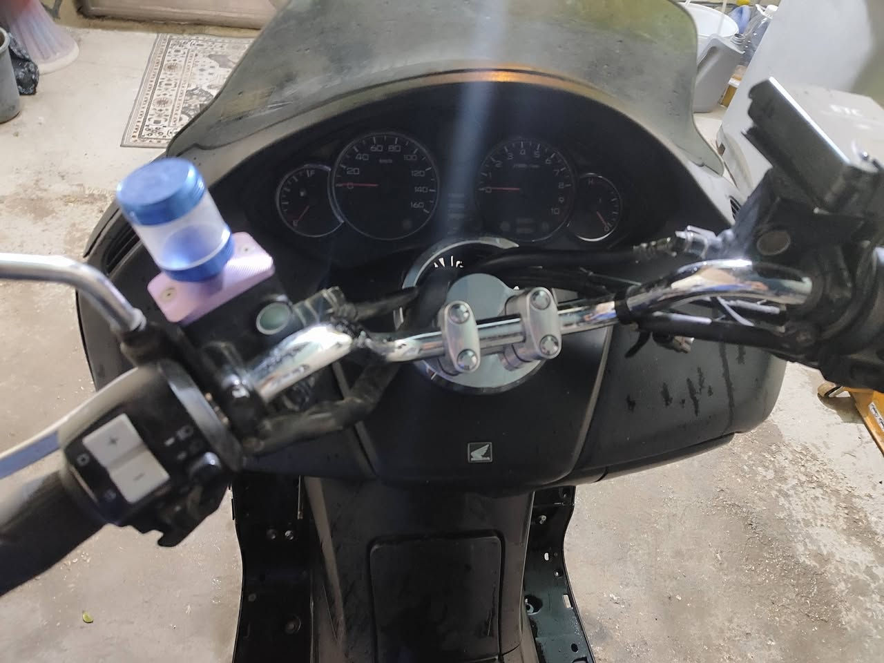 فروزه0/8فول اوراق بصمه كير عادي واتو 
الدراجه كلشي شغال بيها الدراجه متروكه مكينه ناعمه وشرط من اول سلف الرقم ***********
