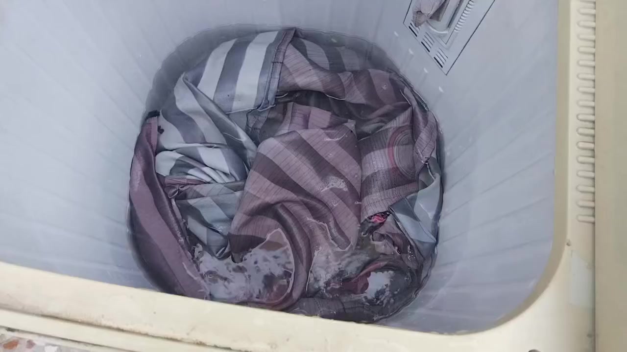 غساله للبيع شرط الشغل ب60 وبيهة مجال ***********
