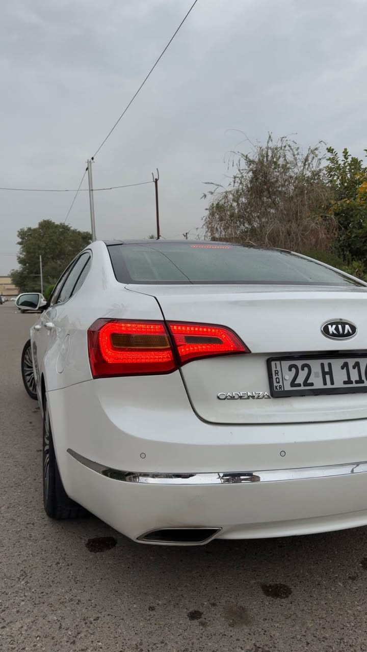 تحيه حب واحترام 🤍

كيا كادنزا  2011  (( خليجي ))
لون أبيض صدفي✨
سقف بانوراما 
محرك v6 تنفس 3500 ✔️

🔥 فول مواصفات (أعلى فئة):
✔️ بصمة تشغيل
✔️ شاشة + كاميرا
✔️ حساسات أمامي وخلفي
✔️ مخمل  نظيف جداً
✔️ مقاعد كهرباء
✔️ تحكم ستيرن كامل
✔️ نظام صوتي عالي 
✔️برده خلفيه بلاد 
✔️تشغيل عن بعد 
✔️مري شفط 
✔️بكلايت كريستال 

💎 الحالة:
 • محرك+ كير شرط 
 • سيارة مرتبة  من داخل وخارج
 • استخدام يومي
      •     سياره كفاله عدا صبغ ربع الدعاميه الخلفيه 
      •    بيها تكحيلات بسيطه 

 

📍 مكان السياره بغداد المنصور 
📉 السعر مناسب اخوان ولحد يقارنها بل مهجومات

  السعر 123 بيها مجال حك الجيه
للاستفسار واتساب.   *********** بغداد, العراق
