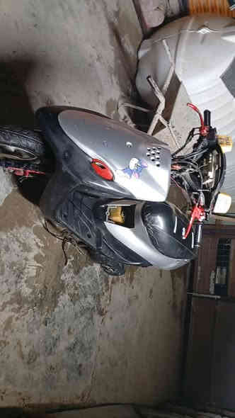 سلام عليكم دراجة للبيع بيجي ام 9زروف دراجة نضيفة وحلوة نقصهة كهربايئات تشتغل هندر  وسلف رايدهة 180وبيهة مجال بصيط الرقم ***********
