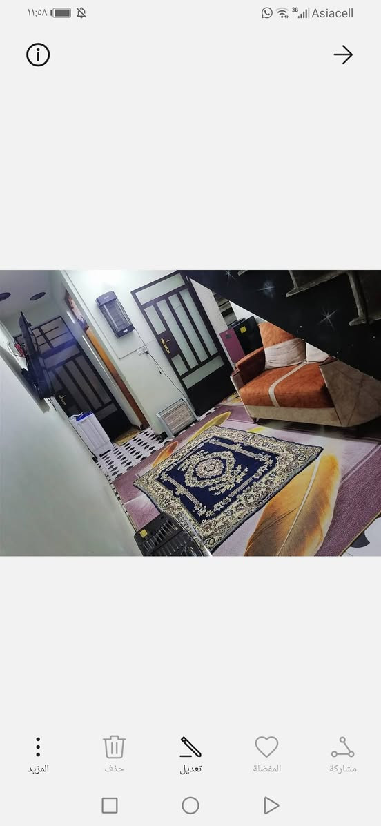 السلام عليكم  بيت خلفي المساحة ٩٦ واقع حال ١٠٠ متر   في منطقة الشعب حي العقاري قرب مدرسة التربية يتكون البيت من مدخل ترك  واستقبال وصالة ومطبخ وصحيات والطابق الثاني ٣ غرف نوم وصحيات بيت بناء جديد ونضيف  التواصل ***********
