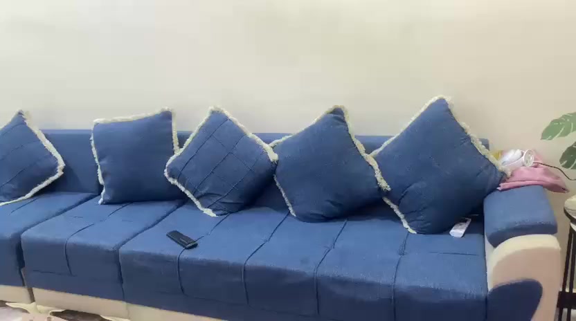 الشعب شارع عدن خلف جامع الجهاد ملعب محمد شلتاغ نظيف بس هذا الي مأشرين عليه الضرر السعر 225 وبي مجال


**إذا كنت صاحب هذا الإعلان وتريد حذفه لأي سبب، رجاءا أرسل رسالة إلى الدعم الفني**