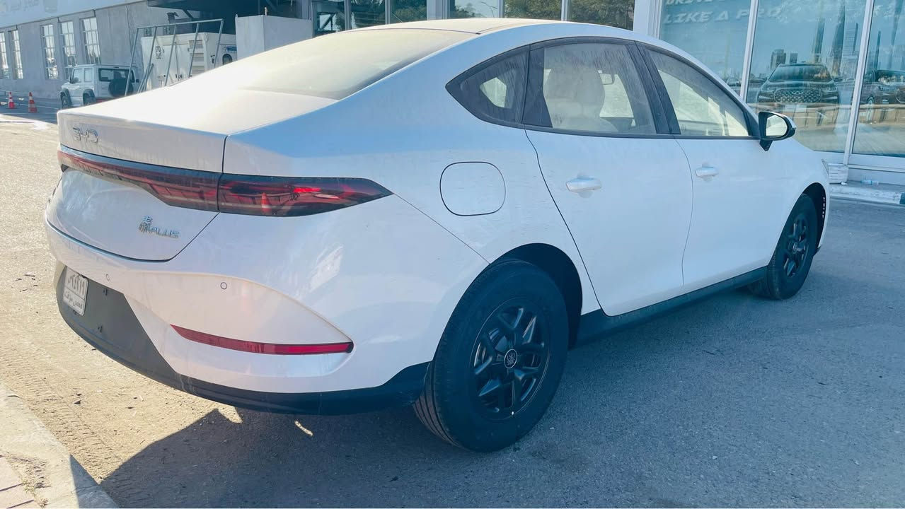🚗⚡ BYD QUIN PLUS 2025
🔋 المحرك والتقنيات
 • محرك 1500cc اقتصادي (Hybrid + Electric + Petrol) + تمشيك 2100 كم

 السعر 18,500,000 دينار عراقي ولا نتعامل بلدلالية🔥

 • تبريد أمامي قطعتين وخلفي 
 • كير ماوس
 • بصمة + كارت دخول ذكي
 • شاشة وسطية
 • كامرة خلفية
 • حساس خلفي

💡 الإضاءة والتصميم
 • لايت زنون
 • بك لايت LED
 • ويل كروم أسود مات
 • داخل جلد لون ابيض 
 • تحكم مقود جانبين
للاستفسار ***********

✨ سيارة فخمة… اقتصادية… عملية… ومريحة بأعلى من توقّعك بغداد, العراق
