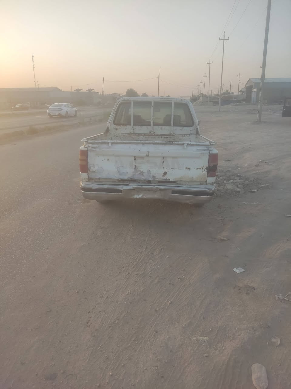 مكلف بل نشر دير امتياز ياباني ٢٠٠٦ فلاحي ما مسجله 
سياره نضيفه وشغاله مكينه نضيفه  نكره  أحنه هاملينها سعرها ١٢ ورقه بيها مجال بسيط عنوانه بابل القاسم  هذا رقم صاحبه ((***********)) مكلف

