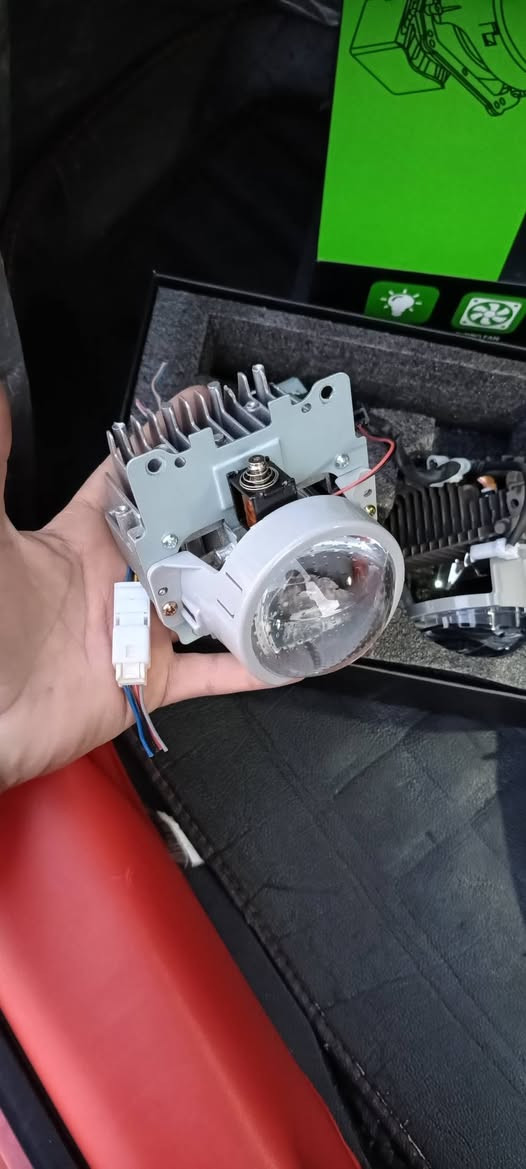 السلام عليكم.. عدسات للبيع وحده بلادي شغاله نقصه بس بوابه 2 تجاري شغاله كورله2021
ولايت كامل شغال بس الجامه موهلكد
سعرهن 85 
***********
