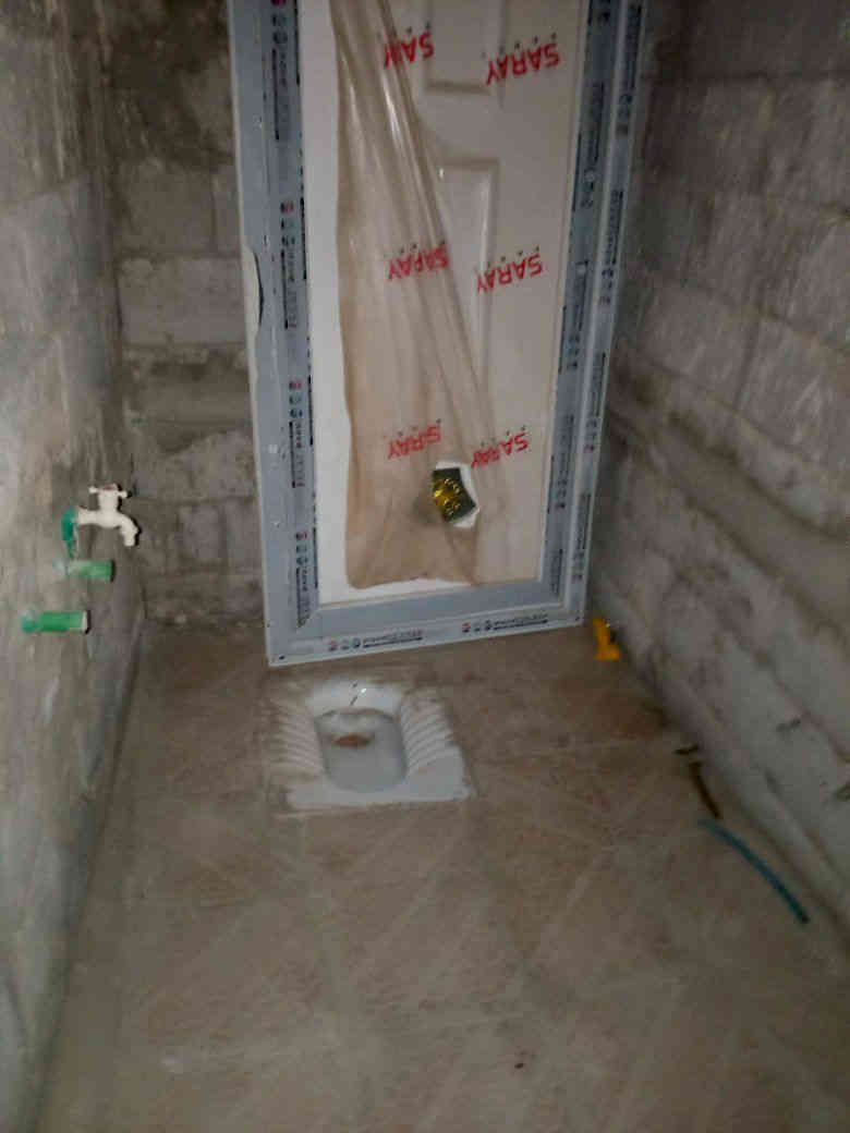 بيت للبيع ... 33 وبيه مجال 
في حي الامين شارع المصطفى مساحه 125 متر يحتوي على غرفه النوم 5*4 فقط لبخ وصاله 6*4 ومطبخ 4*3 بعده ماملبوخ صحيات داخليه وخارجيه
للتواصل ***********
