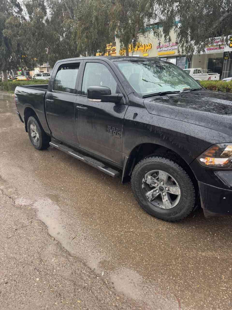 رام كلاسك موديل 23 مكينة 3600 السيارة بيها 3 قطع مال امريكا  السيارة ما مرقمه تترقم اي محافظة باستثناء اقليم كردستان رايد مراوس بجارجر او اوباما السيارة عارضها 190 نقصها السيارة ففط مشط ستيرن وكف عندي بالمطر لانو ضربتها من جوه والعقل مال مشط ستيرن مفتوح ودخل مي للعقل وكف عارضها 190 وكلشي بالسوك موجود اخوان


**إذا كنت صاحب هذا الإعلان وتريد حذفه لأي سبب، رجاءا أرسل رسالة إلى الدعم الفني**