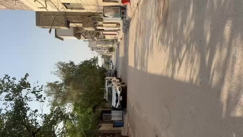 البيت للبيع مستعجلين 
بسمي حصرا
بغداد مدينه الصدر قطاع 7
المساحه 72متر طابو صرف عرض الشارع 12
خلف مستشفئ الحساسيه وخلف مديريه مرور مدينه الصدر
ثلاث طوابق
الطابق الاول يحتوي على استقبال 6*4+وغرفه 4*4
الطابق الثاني غرفتين نوم 
الطابق الثالث غرفه نوم 
تفاصيل اكثر إتصال برقم 
رقم بي واتساب 
***********
