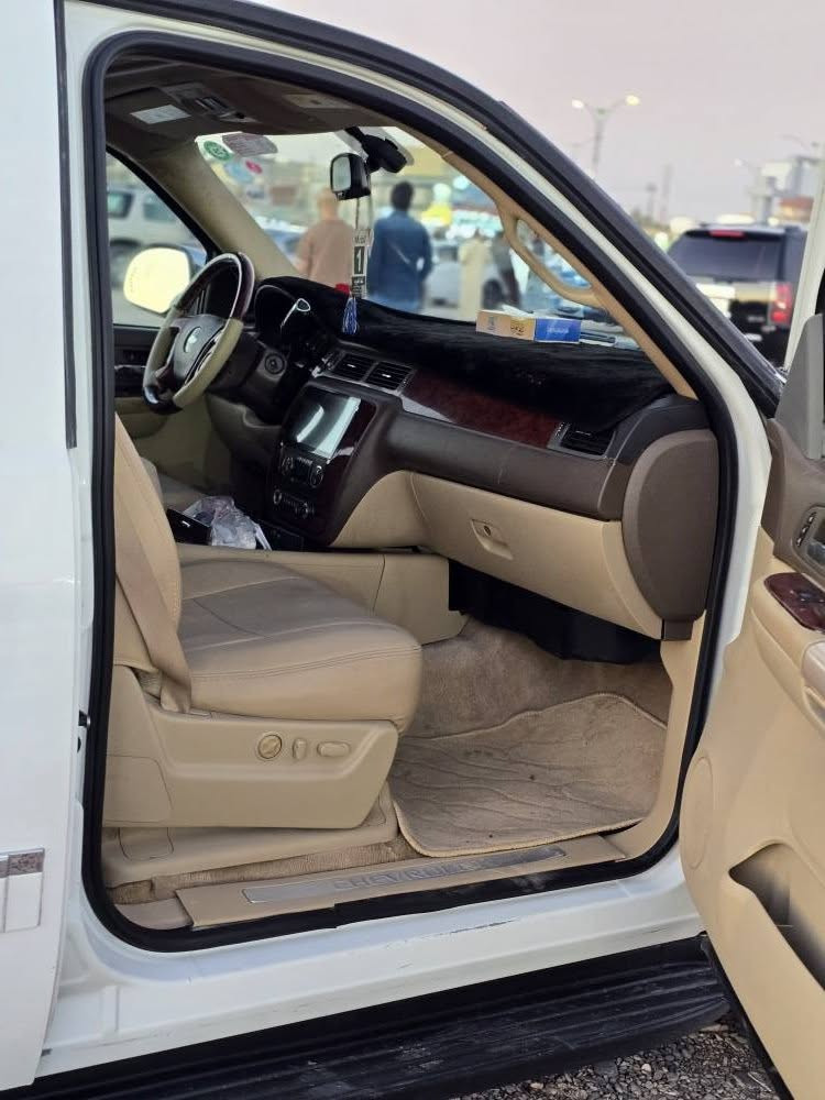 السلام عليكم سيارة تاهو خليجي ابتر LTZ 2010 مكفولة من الضربة والتبديل فول مواصفات كير ومكينه مكفولات مفتوحات فقط كيس وتبديل فلاتر  بيه صبغ كصه البنيد للجماليه والجاملق الخلفي جهة السايق بي صبغ ربع اثر شخط كفاله من الضربة والتبديل وفتح قطع فقط السيارة مال بيت رقم بغداد مشروع وطني مكاني البصرة الهارثة السعر210 
 بيه مجال قليل رقم الهاتف ***********
غير متواجد على الفيس ابو الخصيب, البصرة
