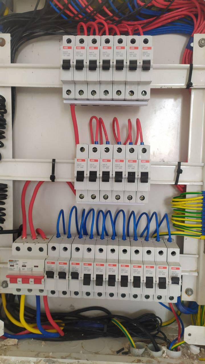 تأسيس كهرباء المنازل 
 (***********
_ توزيع نقاط الإنارة 
 _ توزيع المكيفات 
 _ توزيع نقاط الستلايت 
 _ توزيع نقاط السخانات 
 (***********)
