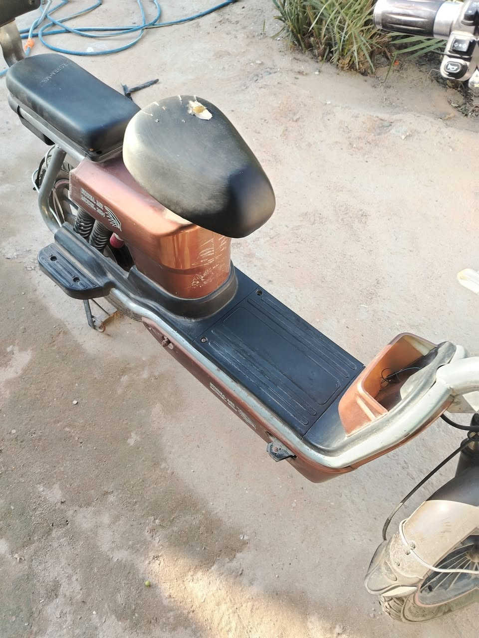 السلام عليكم دراجه شحن لبيع
خمس بطاريات 
موديل 2024
بصمه وسويج 
بس العقل عطلان 
مكان بصره 
سعر 150
رقم ***********
