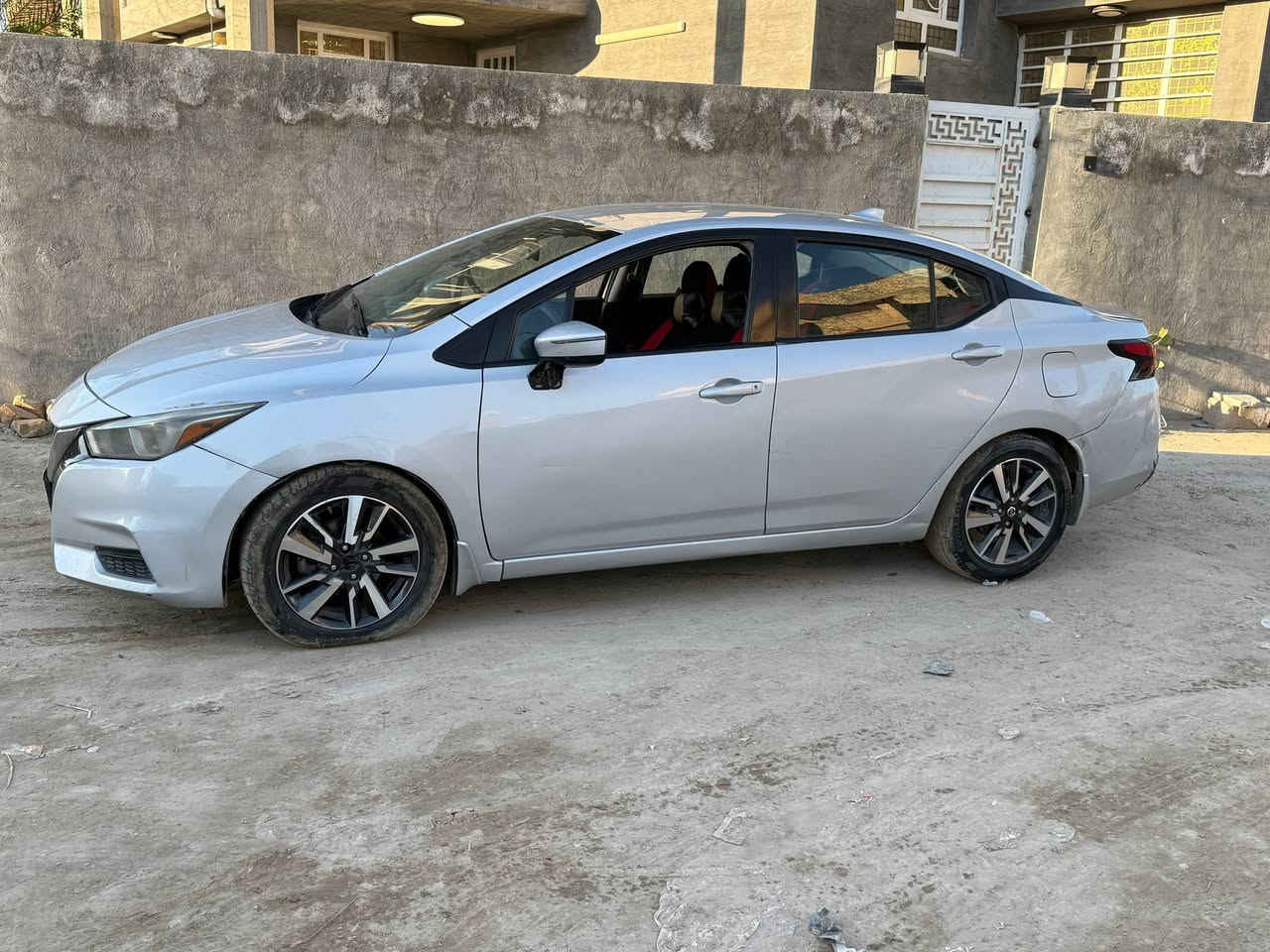 🚗 للبيع – نيسان فيرسا 2021 🚗
سيارة نيسان فيرسا موديل 2021
📍 رقم بغداد
🎨 اللون: سلفر
📏 الممشى: 112 ألف ميل
🔧 الحالة: ✔️ محرك وكير بحالة جيدة ومكفولة
✔️ السيارة تمشي طبيعي وما بيها مشاكل تشغيل

بيها نقص بحجر البيئة
الحساسات الخلفية تحتاج تصليح
الصدر الأمامي تعبان
الجاملغ  الأمامي بي ضرر (يرجع على البارد)
💰 السعر: (105$ ) قابل للتفاوض للجادين
📞 التواصل: (***********)
