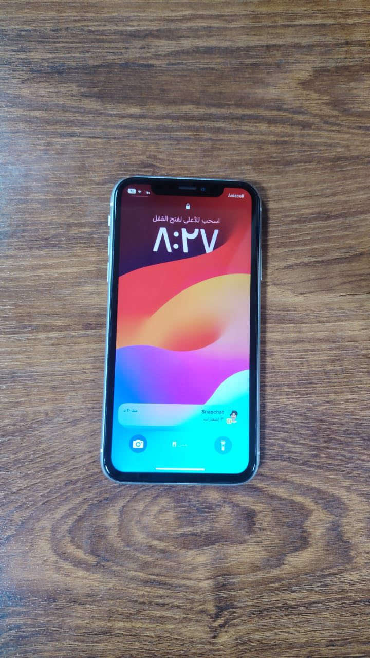 سلام عليكم اكس آر 
ذاكره ١٢٨
بطاريه 79
مبدل شاشه فقط اصليه ثلاث خيارات 
رقم ***********
