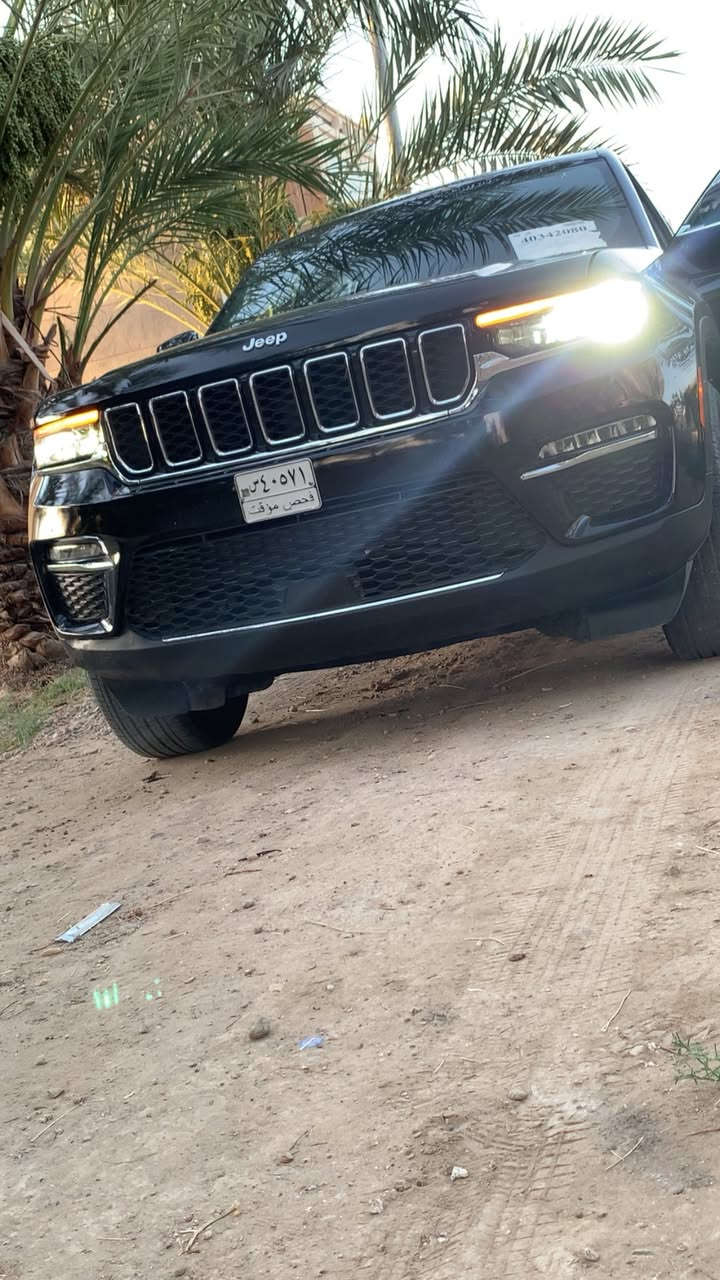 جيب كراند شيروكي بصمه فئة اللمتد الفول عدا التنته ٢٠٢٤ ماشيه ٩٠٠٠ الف زيرو رادار أمامي خلفي تبريد تدفئة الكشنات مع تبريد الستيرن  حساسات جوانب تحديد مسار كير ٣ فئات سبورة ثلجي وأنحدار منزلق تبريد فول محرك فول رقم شهداء جاهز فقط ترقم الضرر حسب الصور الايرباك راجع سستم نضام الحره عمان  . وكاله جاهزه بيه من صاحب الكتاب الاتصال على هذا الرقم صاحب السياره ***********
