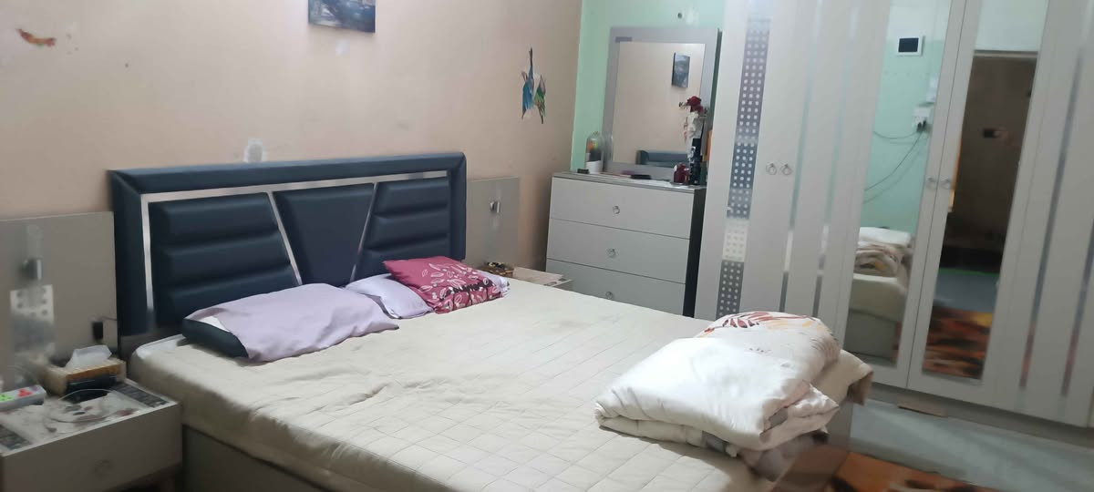 غرفه نوم للبيع تركي درجه اولى مع الدوشك   استعمال قليل سنه واحده سعر 500 الف  *********** كربلاء شارع ميثم التمار كربلاء, العراق
