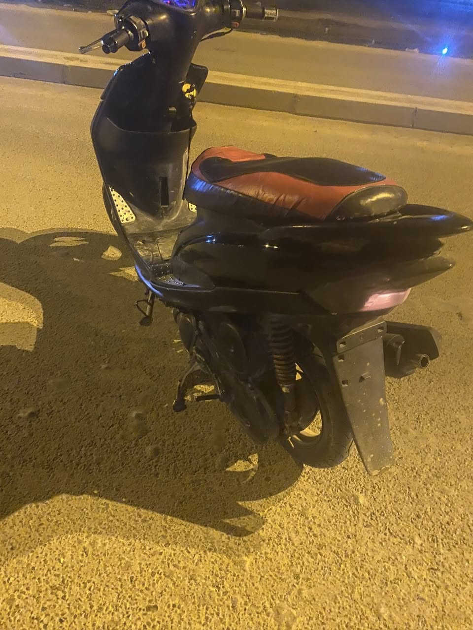السلام عليكم دراجه ماكس عدله الدراجه مفولل للخير صلنصه رياضي وياله بلادي + مشيفات رياضي كفر لو اسود مشدود وكفر احمر دموي ثاني  الدراجه رايدهه ب 150 نقصه كايمه المكينه بوشه وبستم الدراجه تذب عليه ٧٥ ترجع  مفوله مكاني ابو غريب غرب مستشفى ابو  اغريب هاذه رقمي واتساب واتصال ***********
