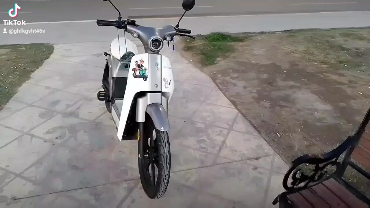 دراجه من شركه هوندا ياباني امتياز بطاريه ليثيوم تختلف عن نوعيتهه راقيه جدا موتجاريه  سرعته 40 كلش امينه بيهه تفاصيل تخبل تمشيك خير من الله الياخذهه ميخسر والله سعر 675 وبي مجال ملاحضه سعر حقيقي مليون و500 *********** اخوان تختلف عن لحد يقارنهه مثل شبيتهه كلمن سعره
