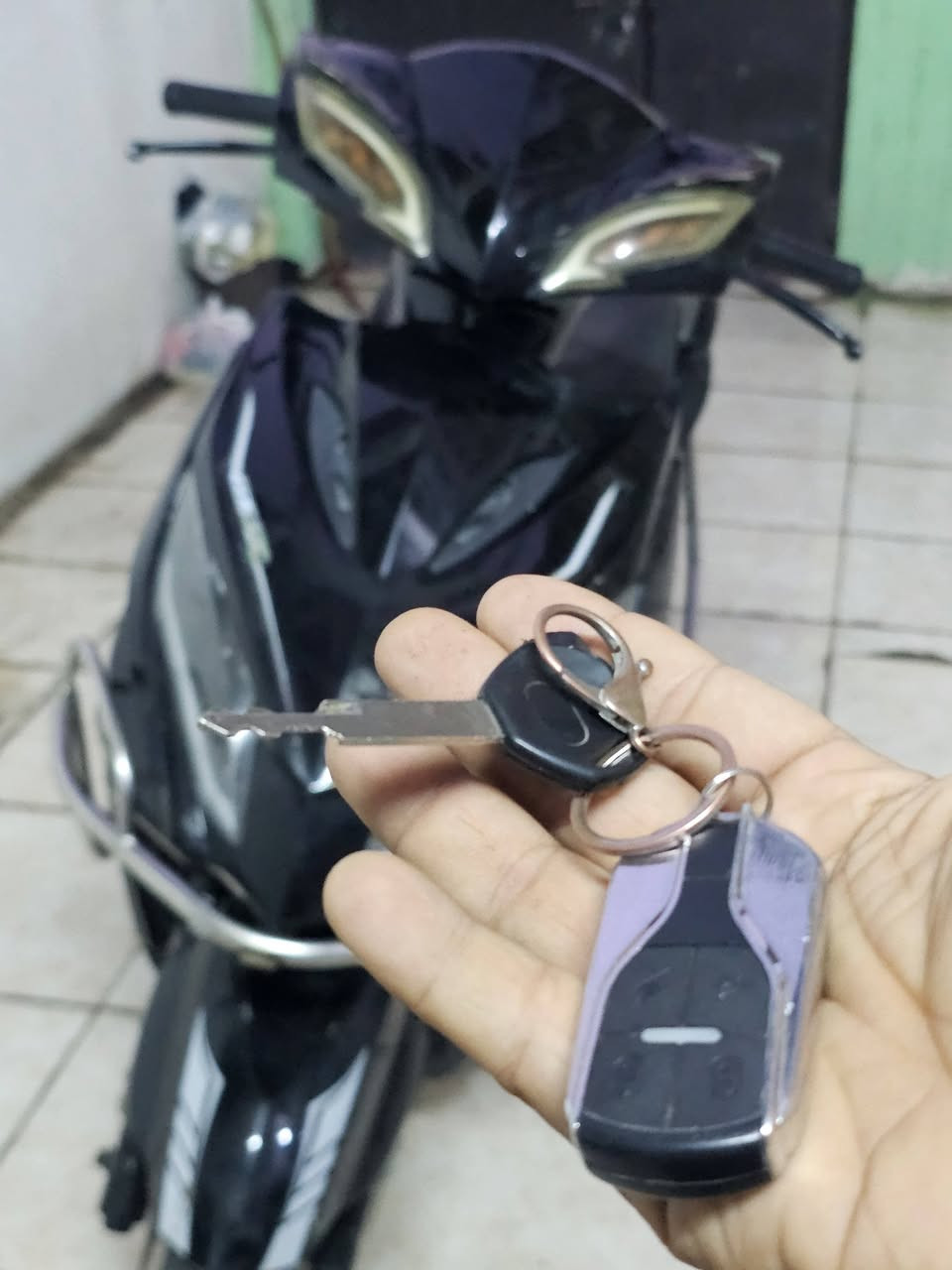 السلام عليكم سكنس جبلي جديده شخط مابيه مكينه ماممفتوحه نكره سلف تشتغل +تشغل عن طريق سويج كهربائيات كله شغاله /بل450الف قفل مكاني نجف حي ميسان ***********
