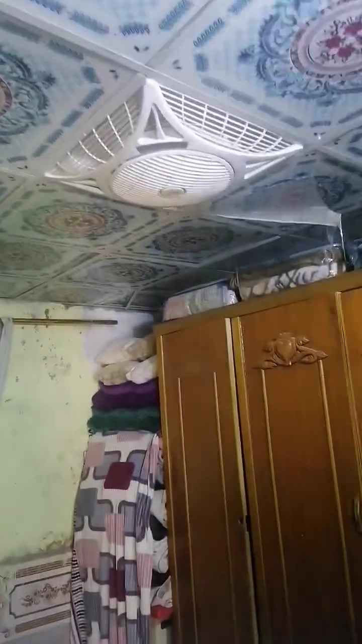 بيت لبيع حواسم منطقة الماجديه شارع الملعب نهايه 9مليون بيه مجال ***********
