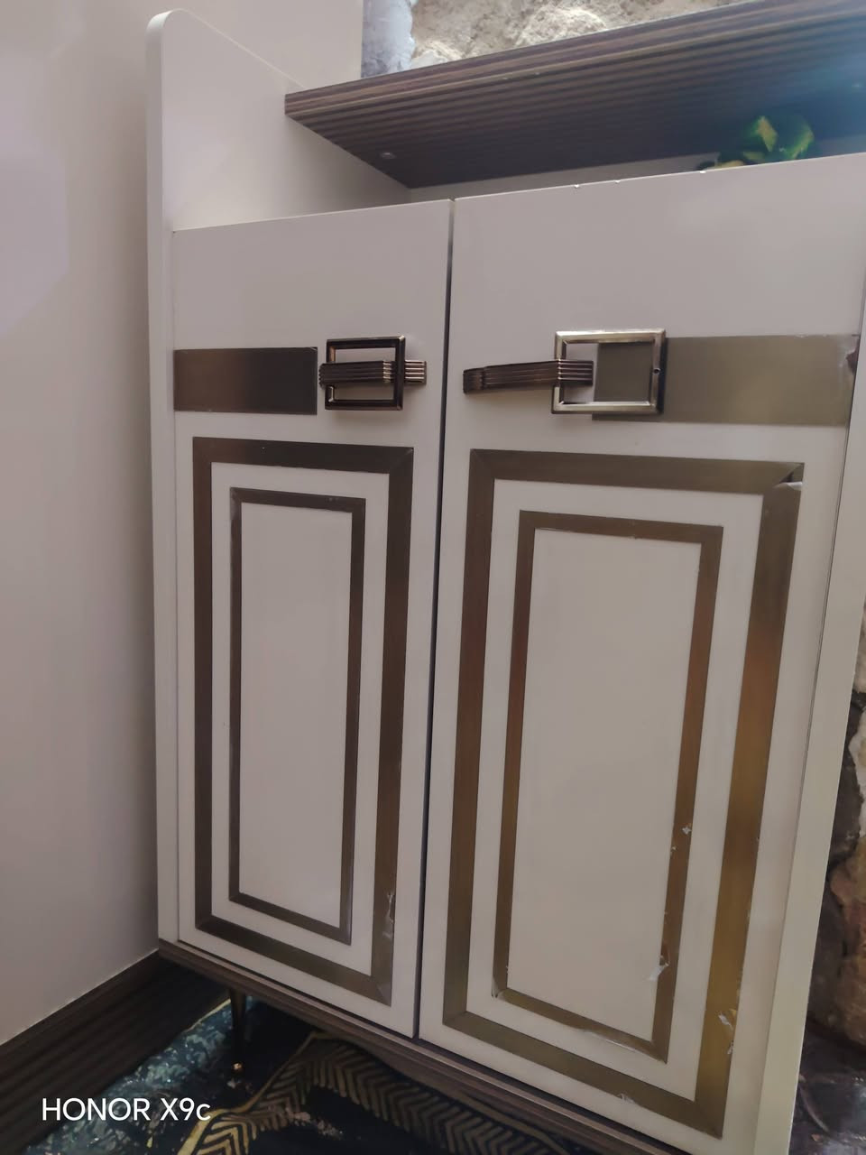 السلام عليكم غرفه اخشاب تركي صار لها خمسه ايام جديده وسعر خاص رقم ***********
