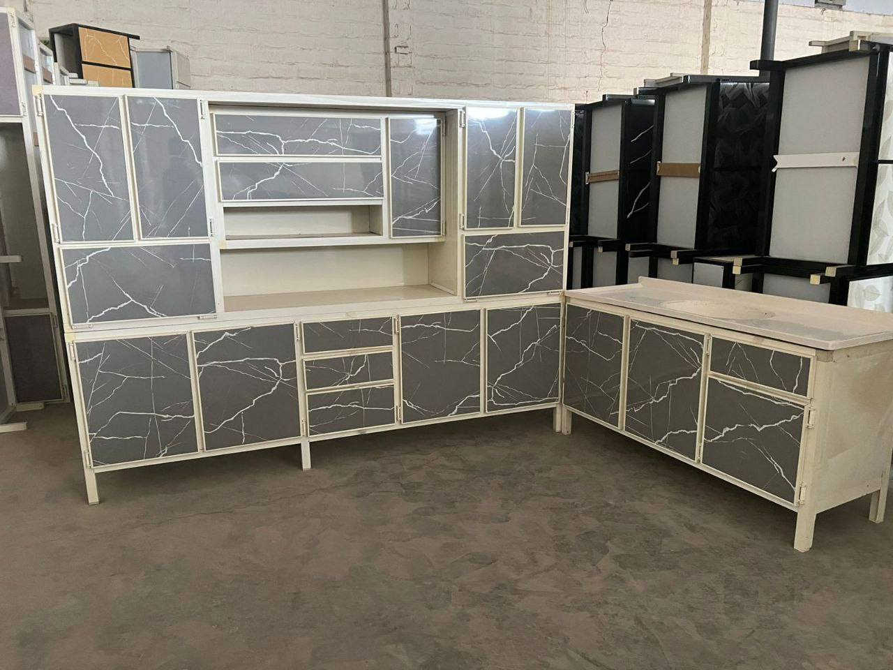 للبيع 
مترين ونص مع سنك مرمر 
السعر / 400.000
يتوفر توصيل محافظات


**إذا كنت صاحب هذا الإعلان وتريد حذفه لأي سبب، رجاءا أرسل رسالة إلى الدعم الفني**