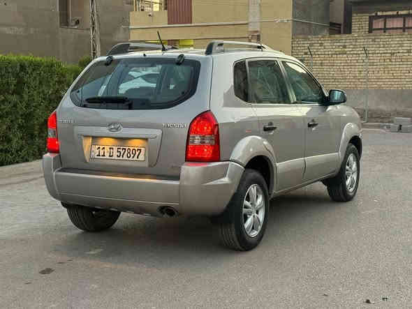 هونداي توسان موديل 2009 سياره جديده على وضع الشركة استخدام شخصي كفاله عامه من كلشي ماشيه 60 عالفحص مكينه گير بدون فتح السعر 138 بيها مجال بسيط للاستفسار***********بغداد حي الرساله الثانيه
