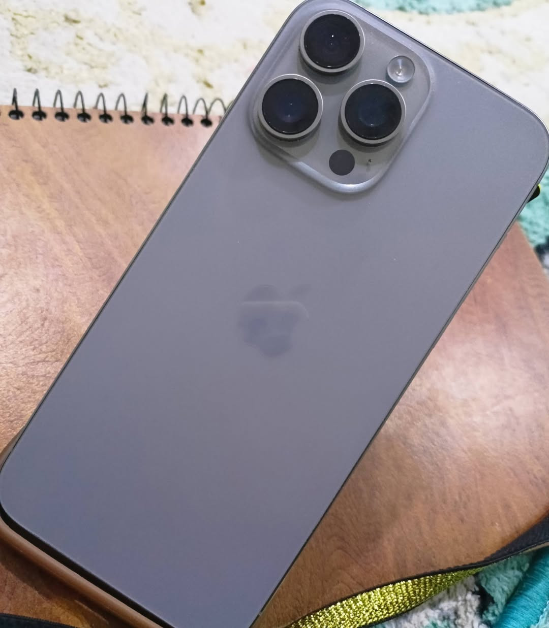 السلام عليكم
ايفون 15 برو ماكس شرق اوسط شريحتين للبيع 
نضافه 95 جهاز نضيف كلش بطاريه 86 بلادي
ذاكره 256 جهاز على وضع الشركه لا مفتوح ولا ملعوب بيه
بس بيه صدفه بلشاشه صغيره كلش ما مبينه مصورها 
مكان ناصريه مركز 
سعر 1000 وبيه مجال


**إذا كنت صاحب هذا الإعلان وتريد حذفه لأي سبب، رجاءا أرسل رسالة إلى الدعم الفني**