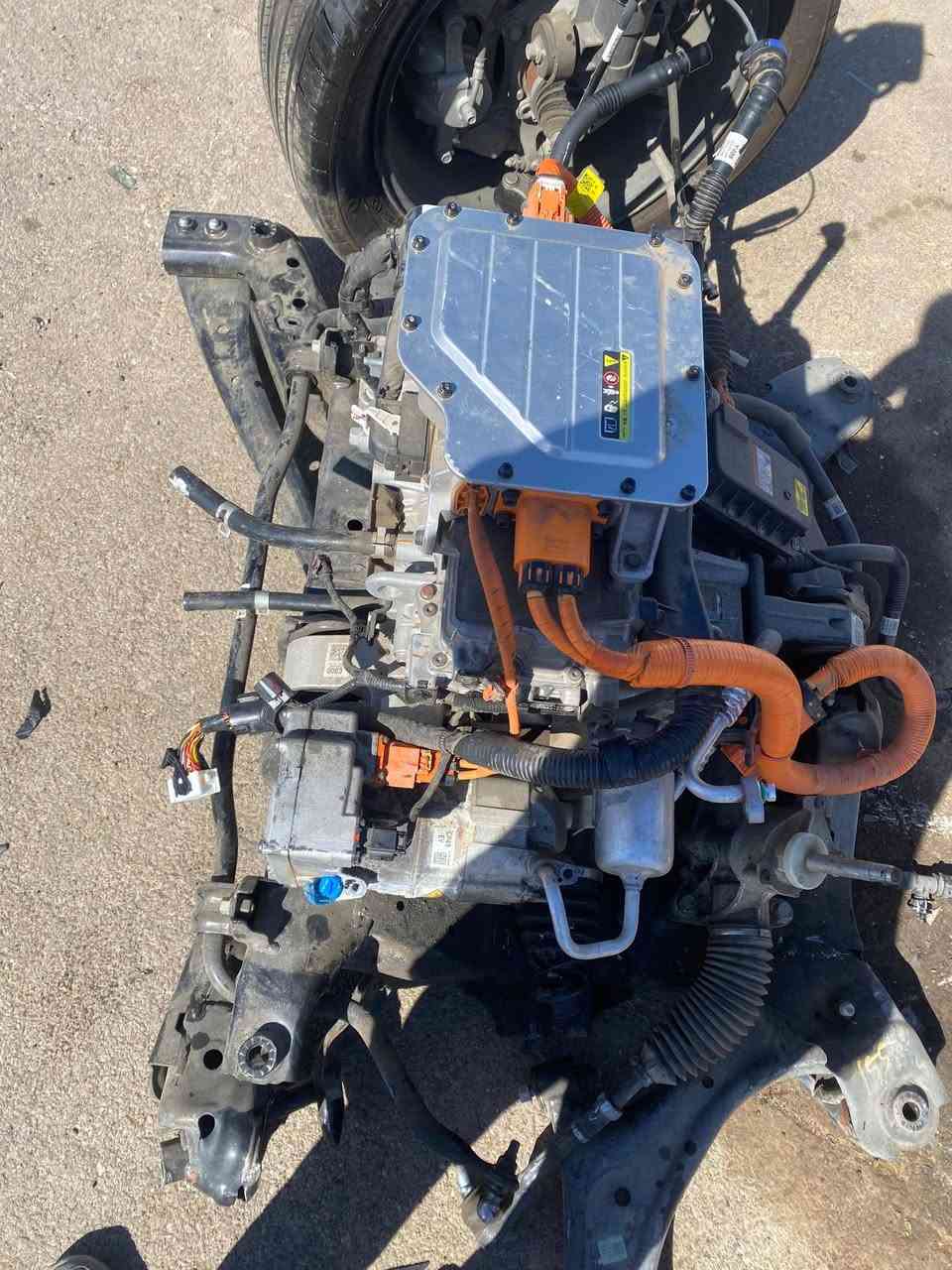 اينك5محرك وكير كامل وانفيرتر كامل يعني السياره فور ويل كهرباء موديل 2024بدون أي كسر ***********
