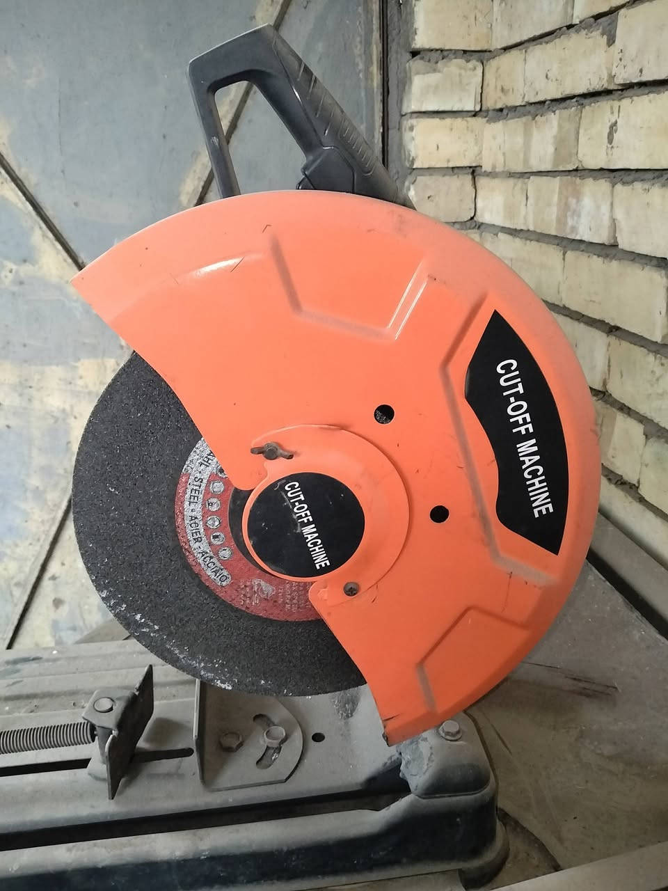 كتر حديد للبيع جدآ نضيف وستعمال قليل سعر 80وبي مجال
*********** واتساب
