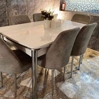 ميز طعام ٦ كراسي نظيف جداً سعره ١٢٠ الف يوجد واتساب للتواصل 0788183617...