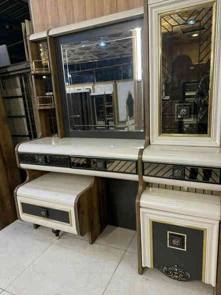 العنده استفسار وتساب ***********
