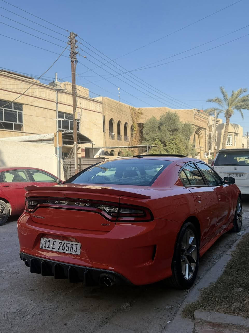 السلام عليكم
جارجر ٢٠٢١ (خليجي )
فول موصفات gt 
بيه صبغ شويه بلباب اثر شخط 
مكينه ٣٦٠٠ تو ويل
فتحه 
شاشه كبيره 
كشنات تدفئه كهرباء 
رقم بغداد باسمي 
مكاني السيديه
السعر ٢٨٣
***********
