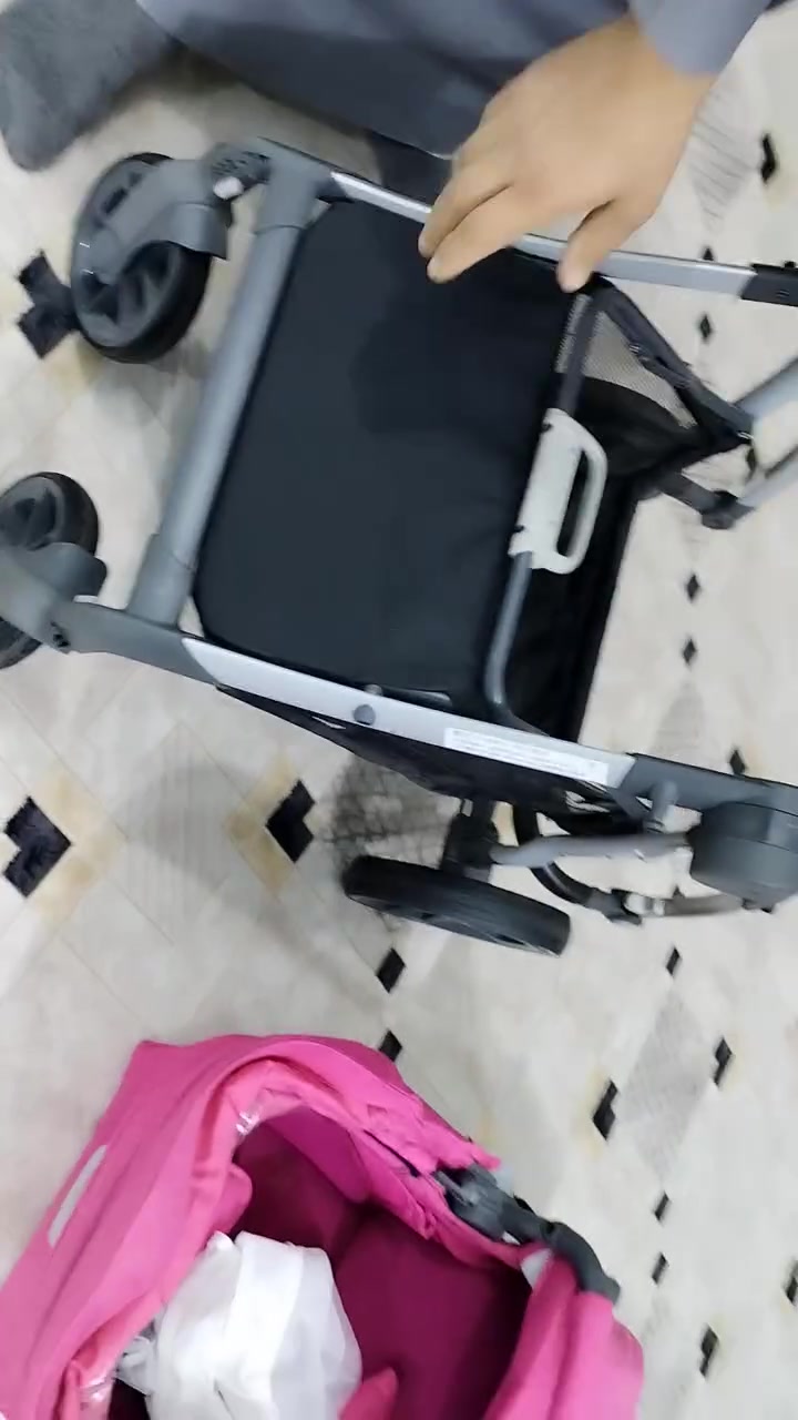عربانه طفل يوجد توصيل مكان نجف 
 ***********
