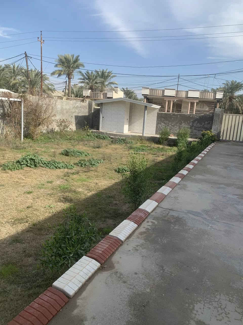 البيع دار مساحه 1120 وجها 17ونص 
بناء جديد وحديث 
يحتوي 
صاله ومطبخ 3 غرف نوم وخدمات 
طابو زراعي سند 25اصولي تحويل 
مباشر 
منطقه الدوانم مقابيل سويب 
خدمات كامله مي تبليط كهرباء 
اتصال ع ارقام 
***********
***********
***********
